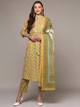 Women Yellow Pure Cotton Printed Flared Suit Set VKSKD1971